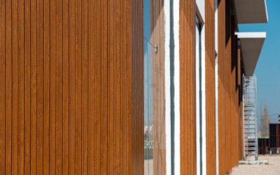 Wie lan­ge hält eigent­lich eine Holz­fas­sa­de im Durchschnitt?